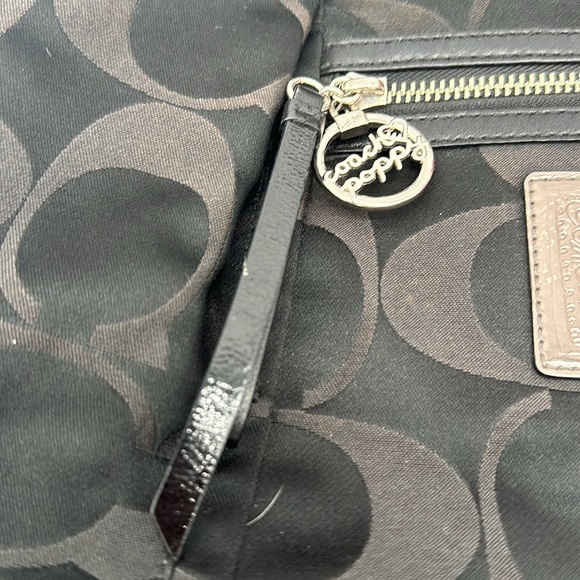 Coach Poppy Zip Tote - Picture 6 of 8